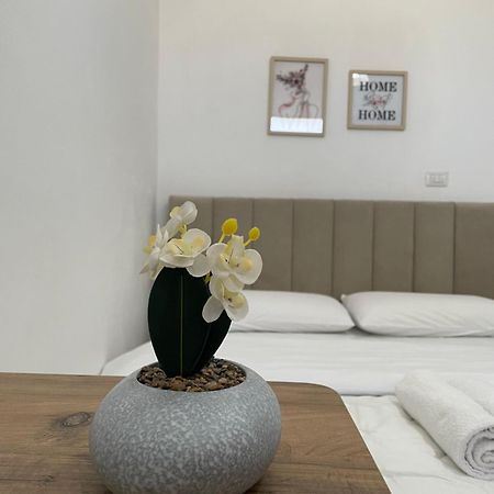 Rent Rooms Loren Vlore Exterior photo