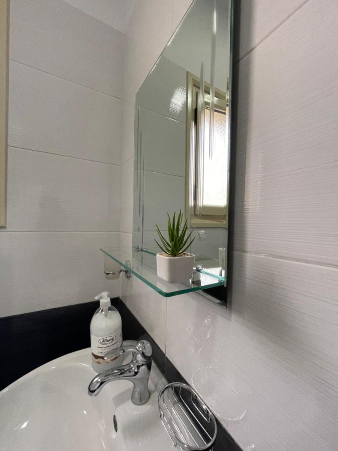 Rent Rooms Loren Vlore Exterior photo