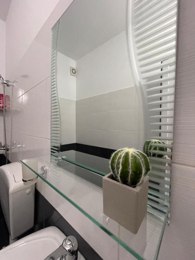 Rent Rooms Loren Vlore Exterior photo