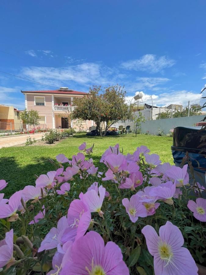 Rent Rooms Loren Vlore Exterior photo