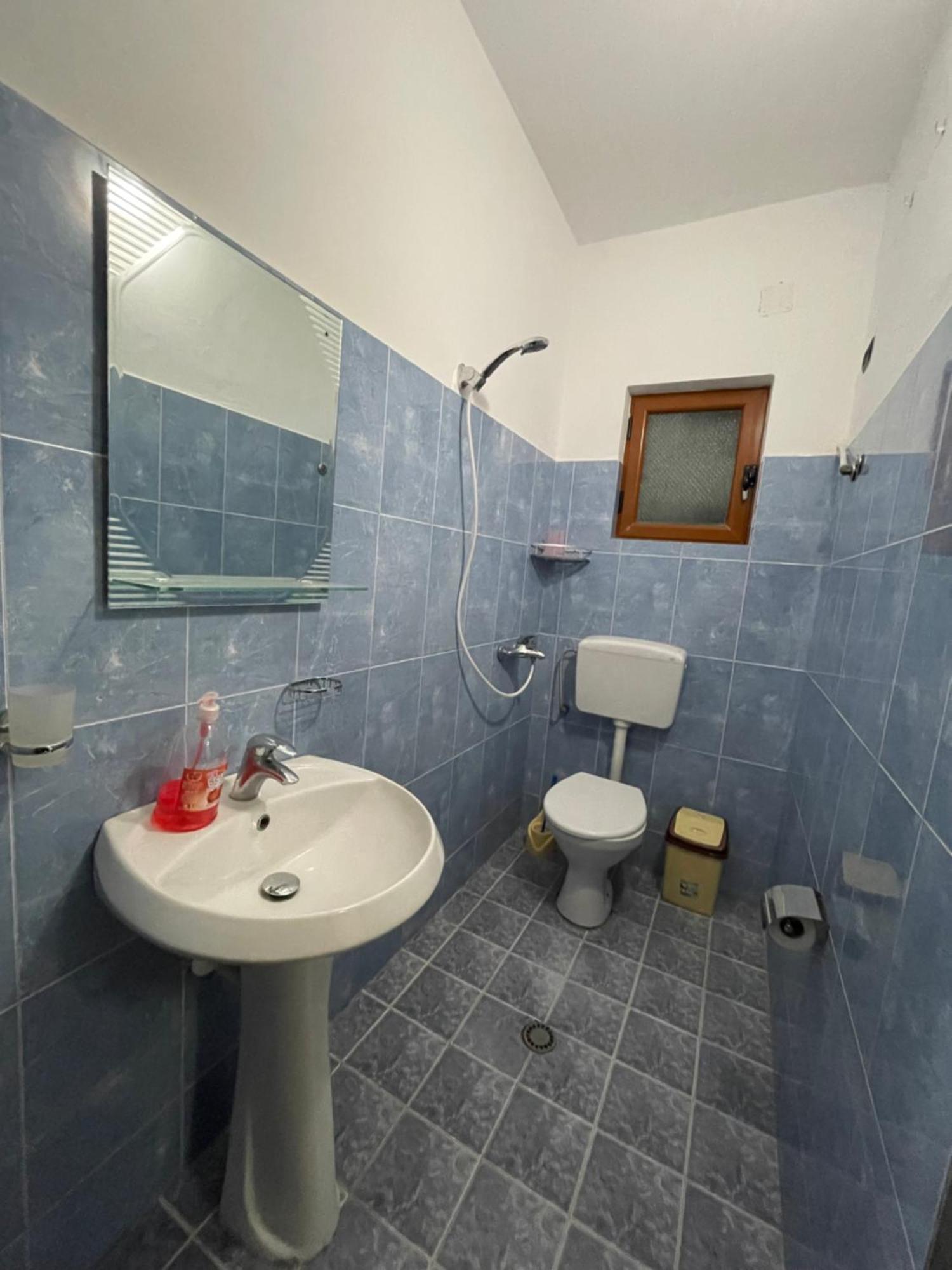 Rent Rooms Loren Vlore Exterior photo