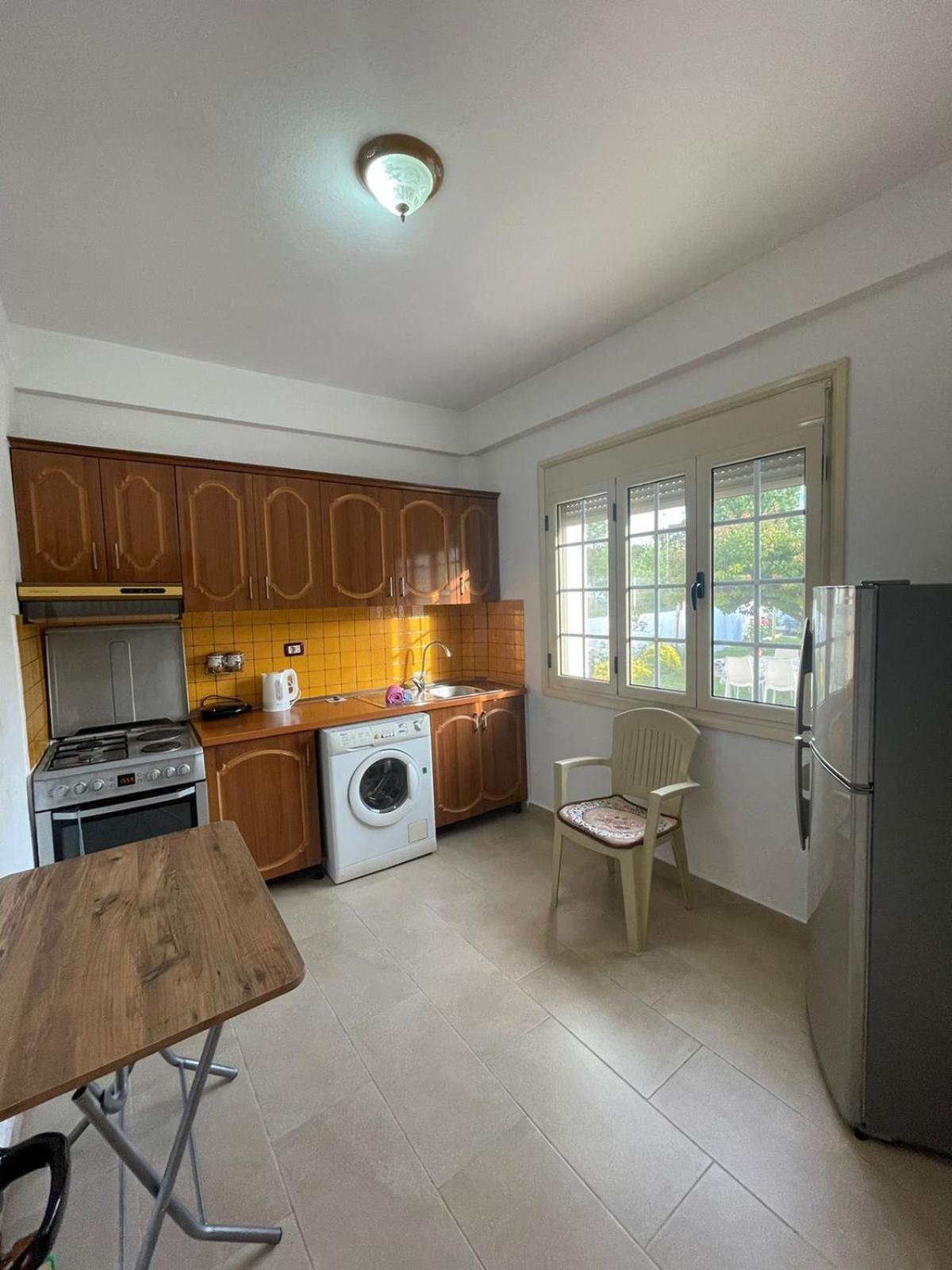 Rent Rooms Loren Vlore Exterior photo